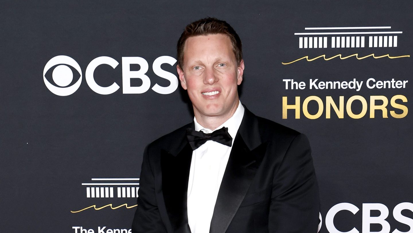 Jantar em Honra a Trump Gera Polêmica entre Jornalistas da CBS