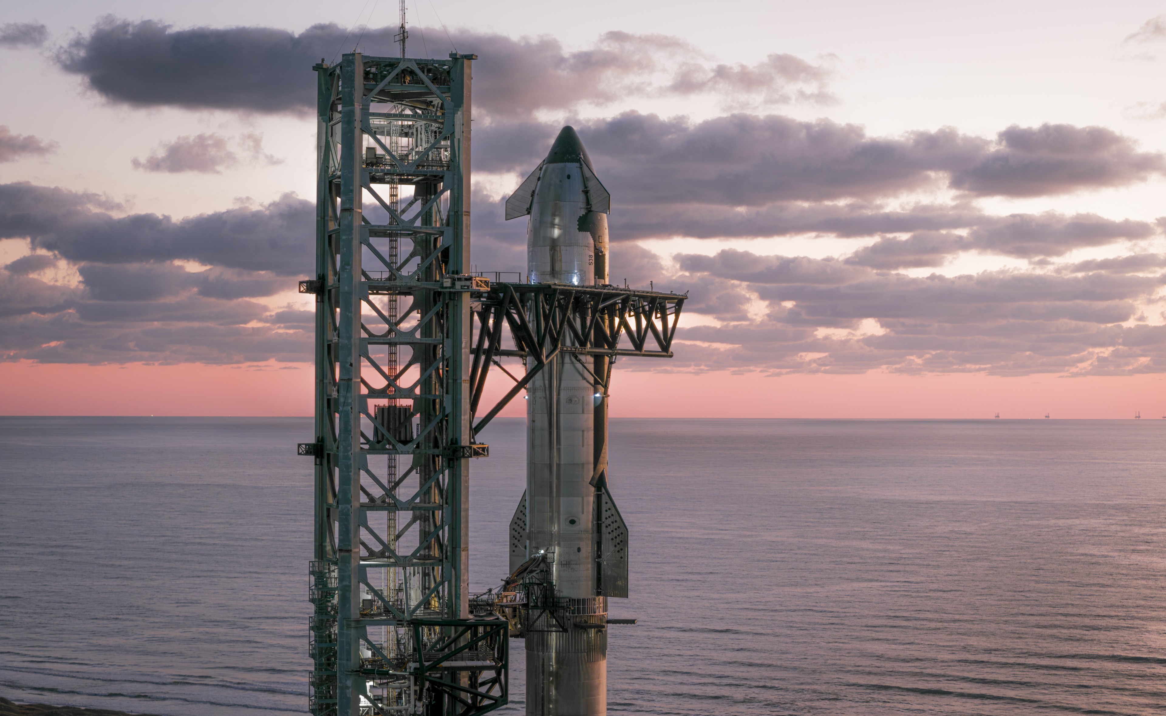 O Investimento de US$ 15 Bilhões da SpaceX em seu Foguete Reutilizável