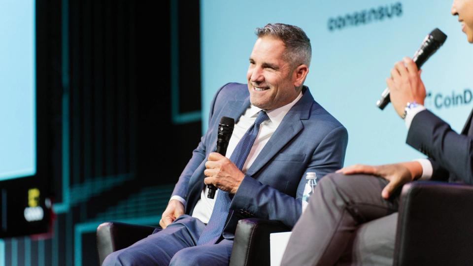 Grant Cardone Revela Estratégia de Bitcoin e Imóveis que Pode Superar Fundos Imobiliários
