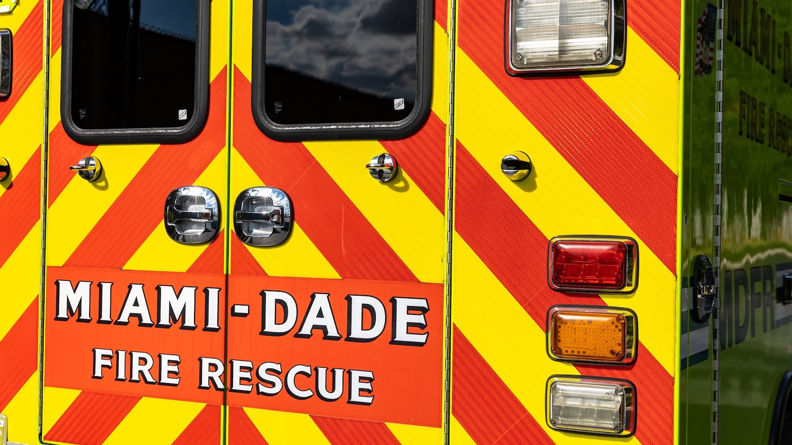 Possível Explosão de Barco em Miami Envia Mais de Uma Dúzia de Pessoas ao Hospital