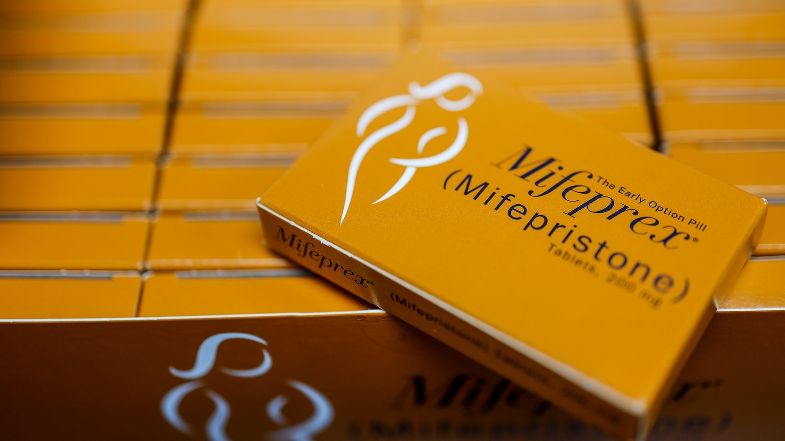 Supreme Court Temporarily Extends Nationwide Access to Mifepristone by Mail
