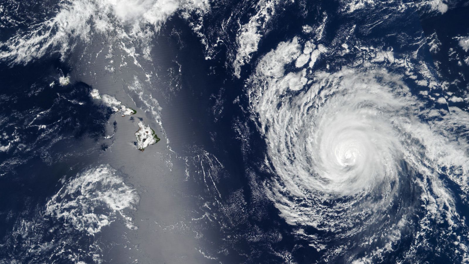 A Dança das Águas: A Perspectiva do Espaço Sobre o Furacão Kiko em Hawaii