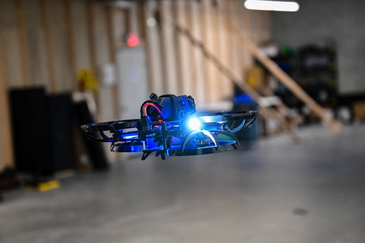 EUA Testam Drones que Podem Neutralizar Atiradores em Escolas em Menos de 1 Minuto