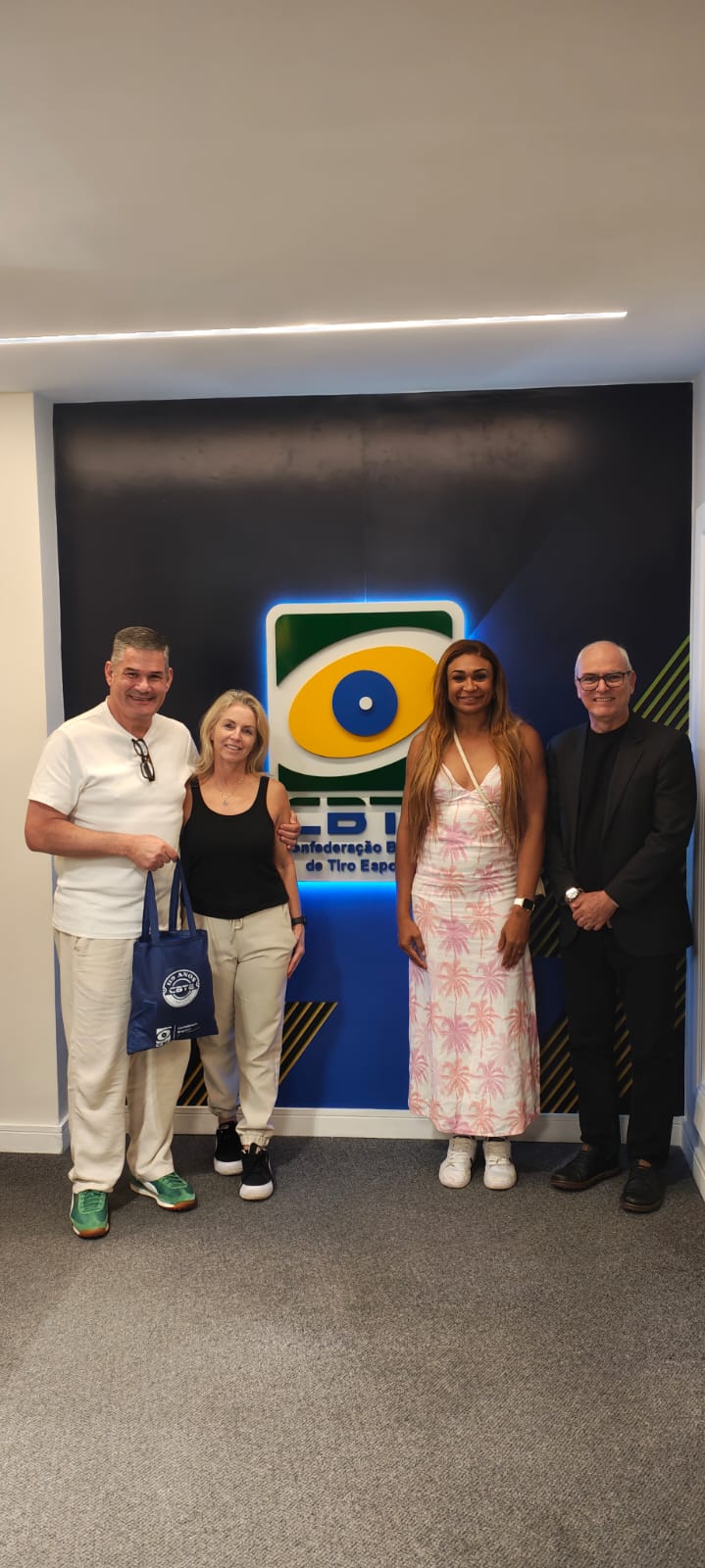 Visita Ilustre ao CBTE: Secretária Iziane Marques e Presidente da CBAt Em Destaque