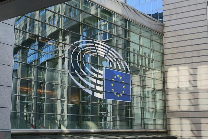 A Evolução da Regulação de Criptomoedas: EU Abre Consulta sobre MiCA