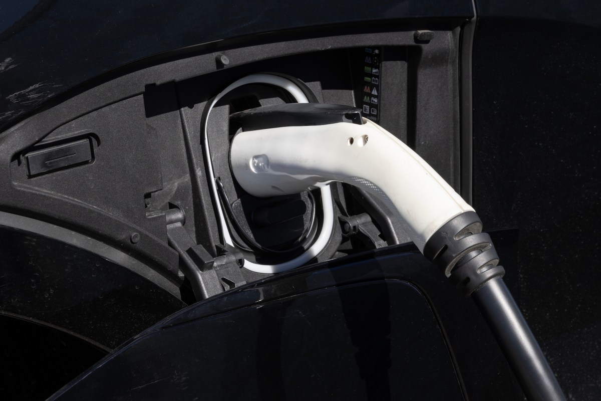 Mercado Global de Veículos Elétricos Segue em Formação K: Os EUA Ficam para Trás