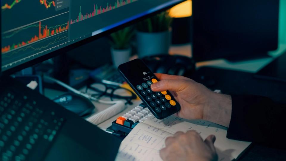 HYPE Funds Attract Millions Enquanto Investidores Abandonam ETFs de Bitcoin e Ether