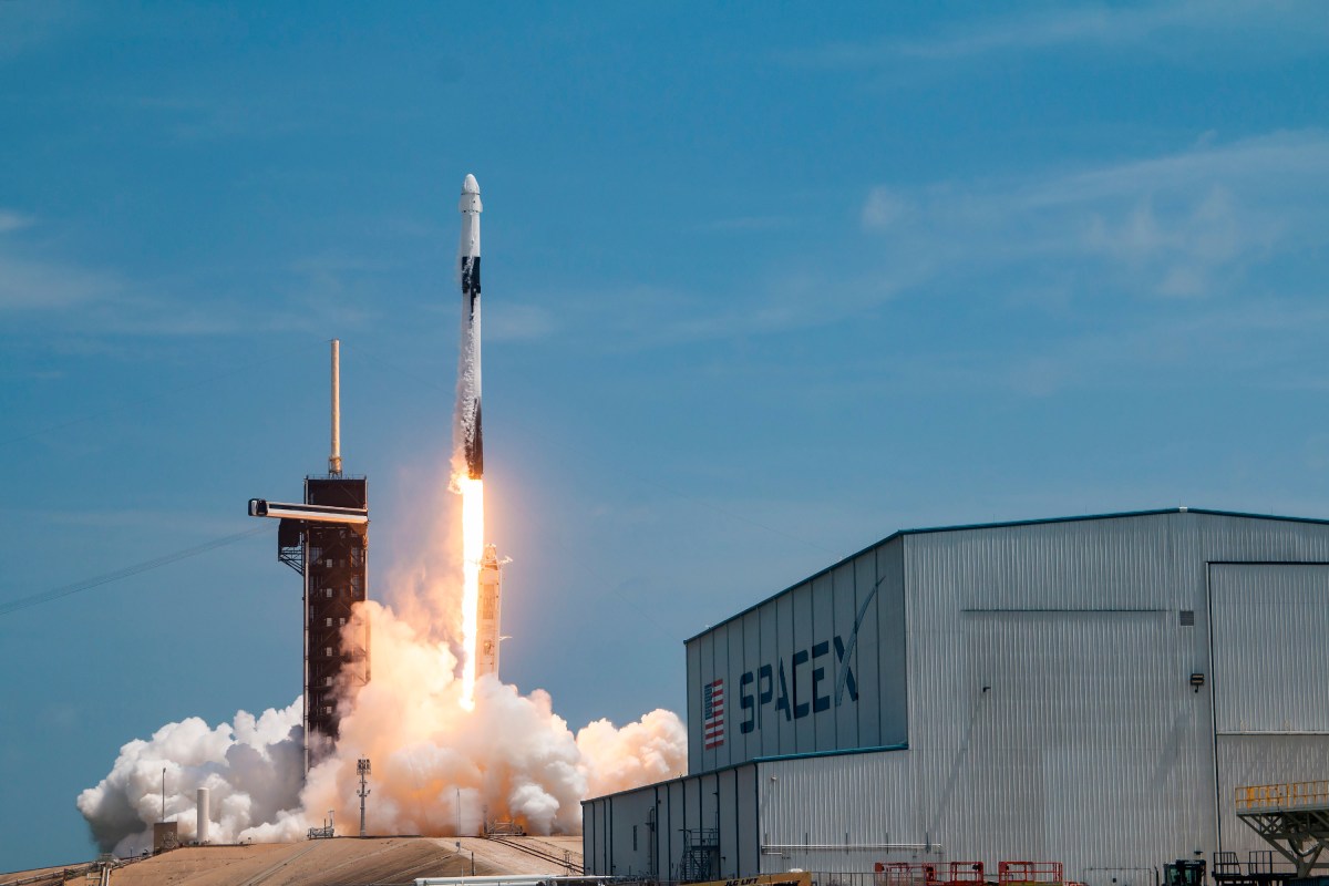 SpaceX Recebe Contratos de $6,45 Bilhões da Força Espacial Antes do IPO