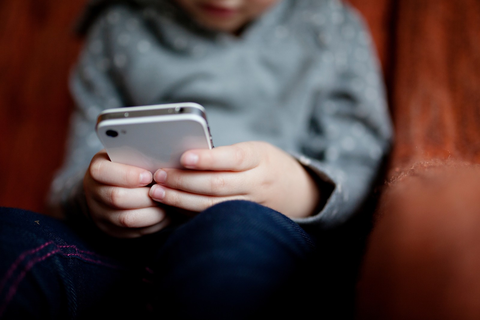 Malásia Proíbe Redes Sociais para Menores de 16 Anos: Um Passo Rumo à Segurança Digital