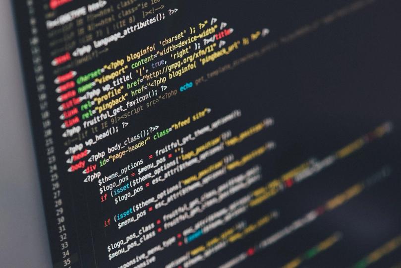 Aave Reestrutura Padrões de Listagem Após Exploração de $230 Milhões do rsETH