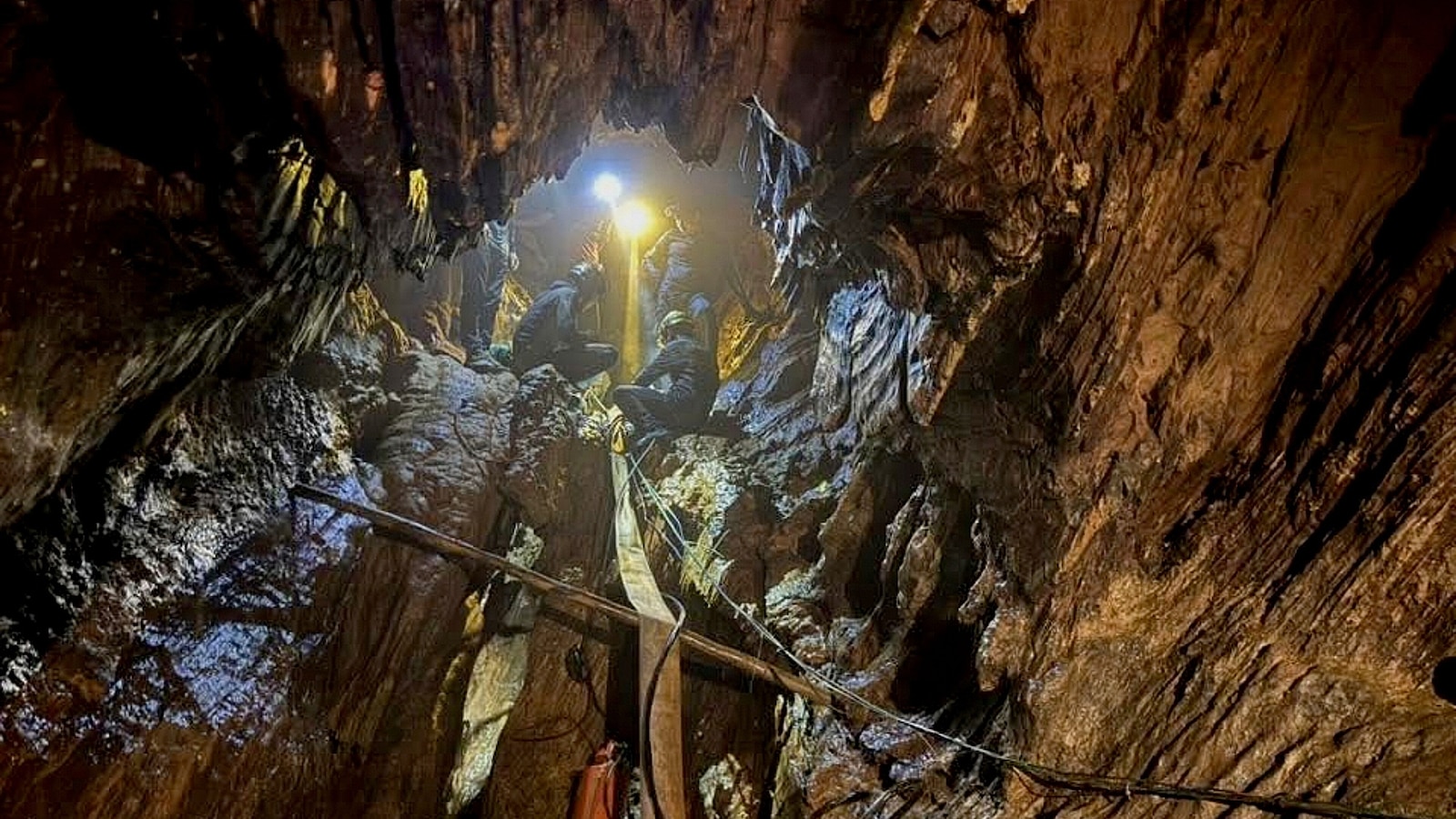 Resgate nas Cavernas do Laos: Sons Estrondosos e Esperança Renovada