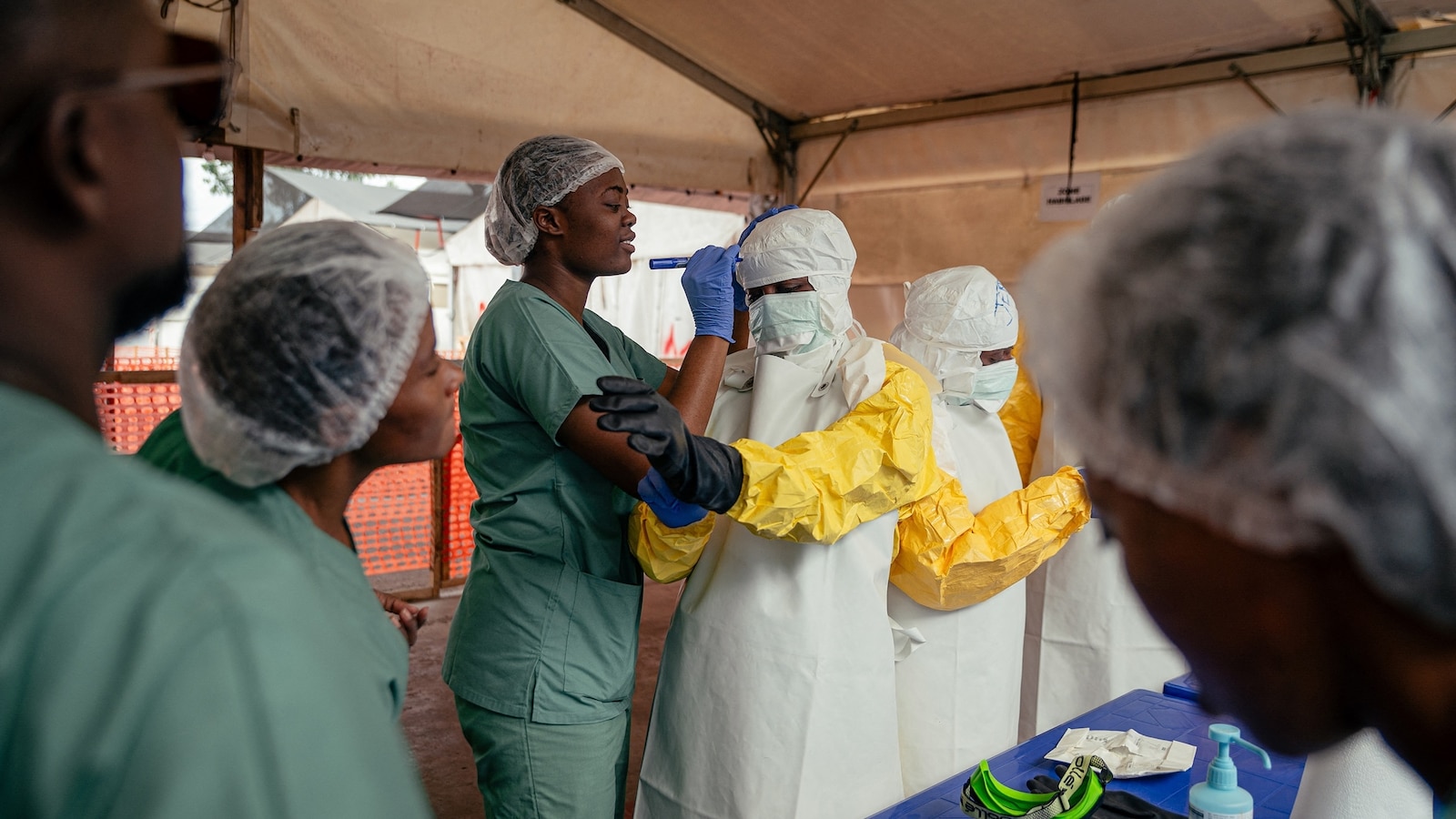O que sabemos sobre a disseminação do Ebola em meio a um surto crescente na DRC