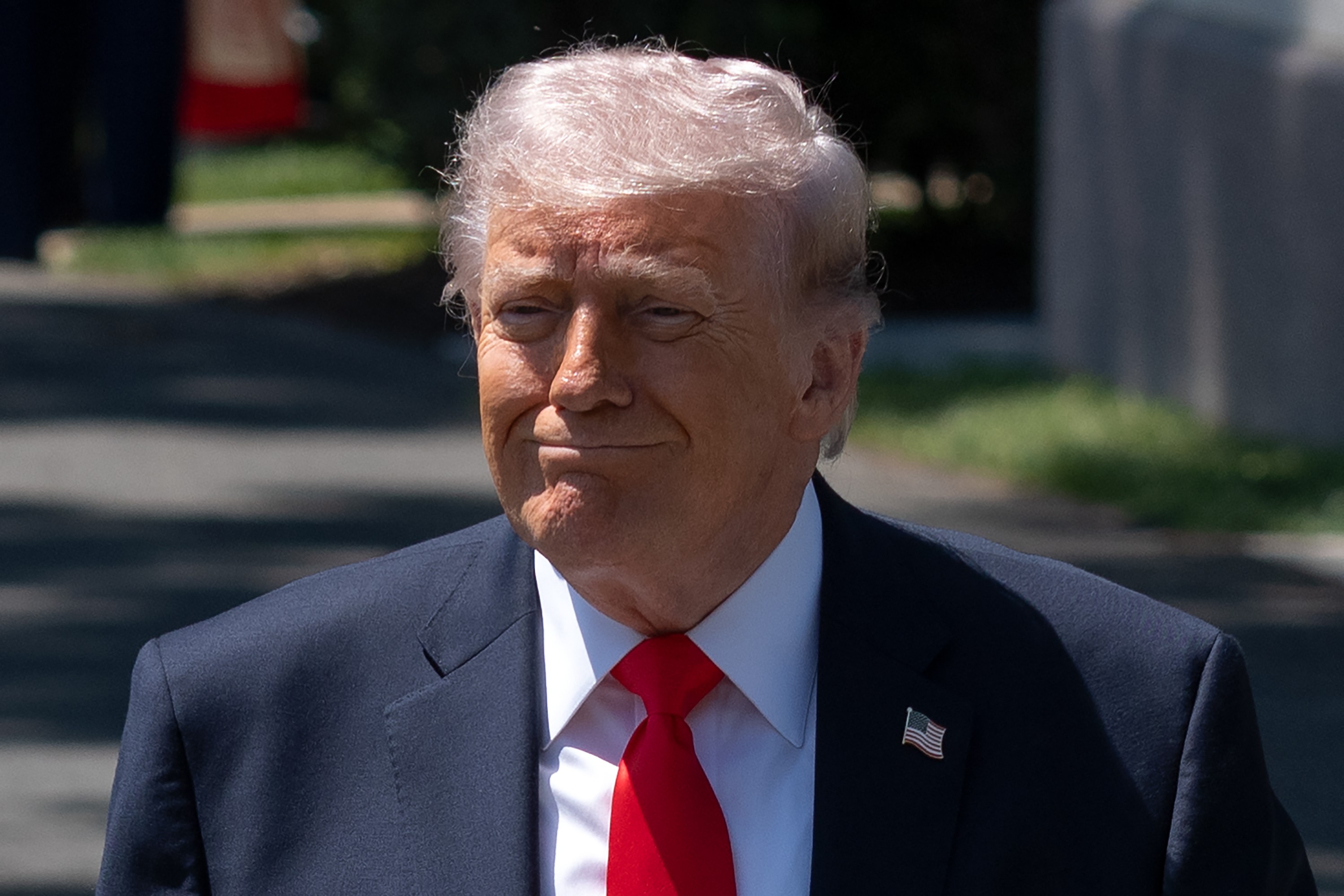 Trump Explora Parcerias com Empresas de Inteligência Artificial