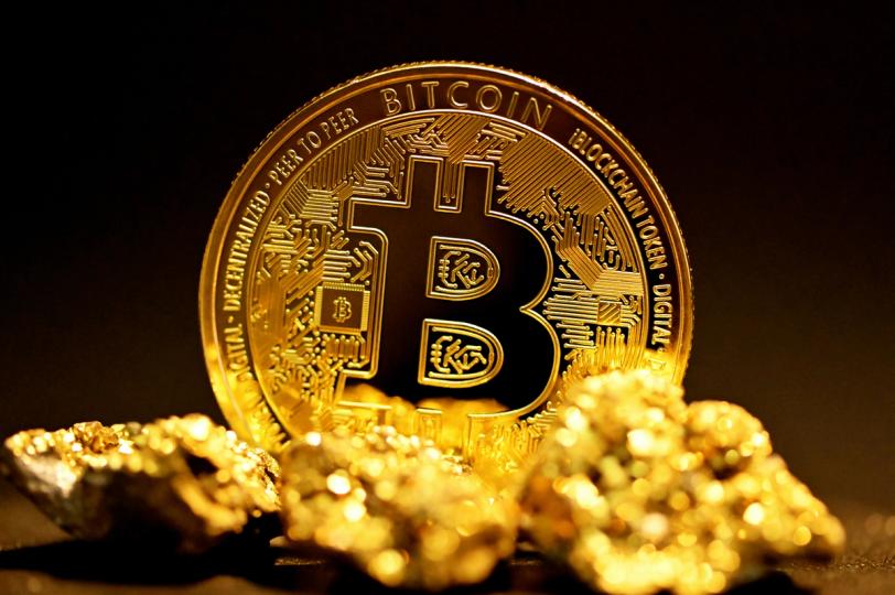 Mercados em Movimento: Bitcoin Abaixo de $63.000 enquanto a Strive Adiciona $100 Milhões em BTC