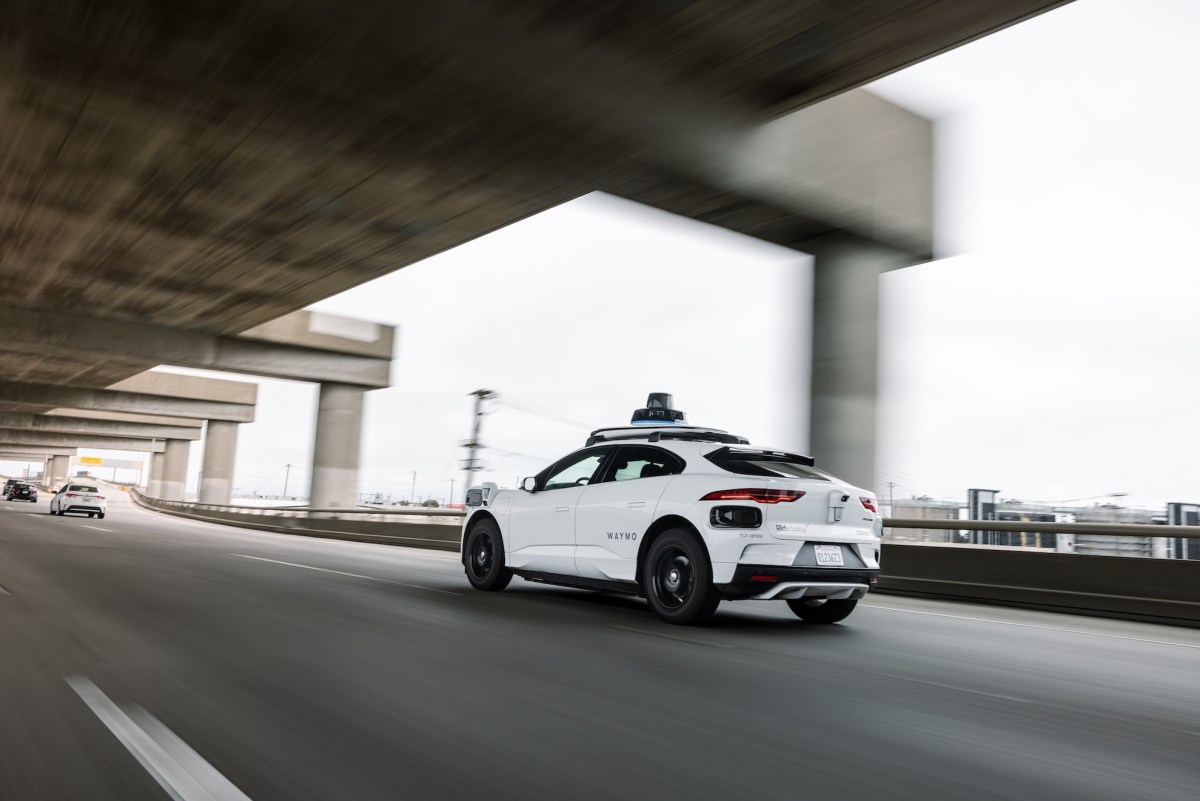 Waymo Inova com Novo Benchmark para Comparar Robotaxis com Condutores Humanos