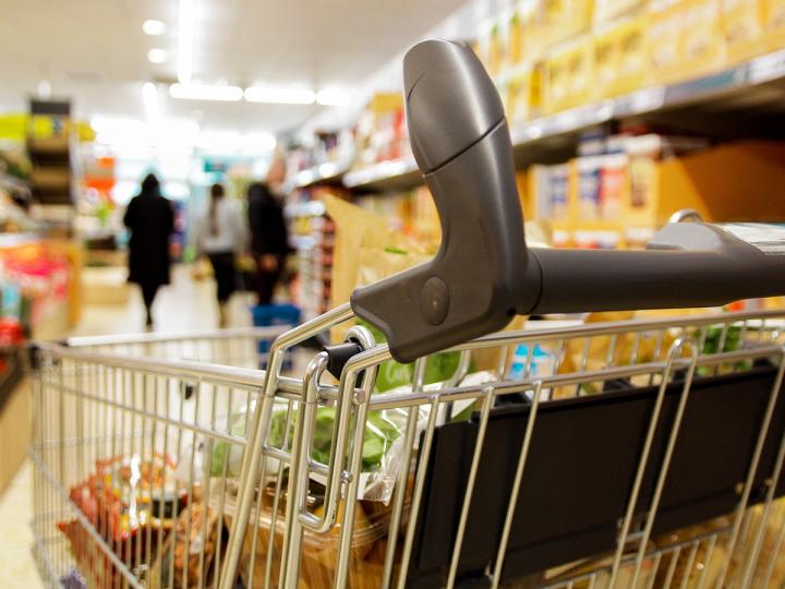 Inflação dos EUA Cumpre Expectativas, Reforçando Postura do Fed de Alta por Mais Tempo