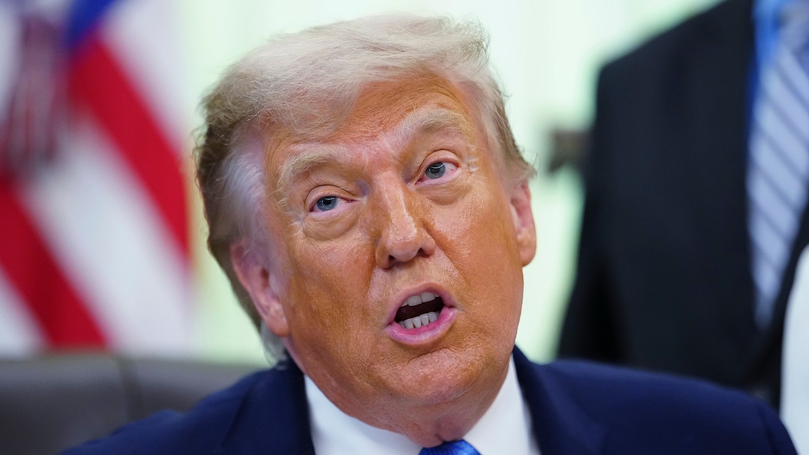 Trump Claims Major Oil Movement and Naval Operations in the Strait of Hormuz