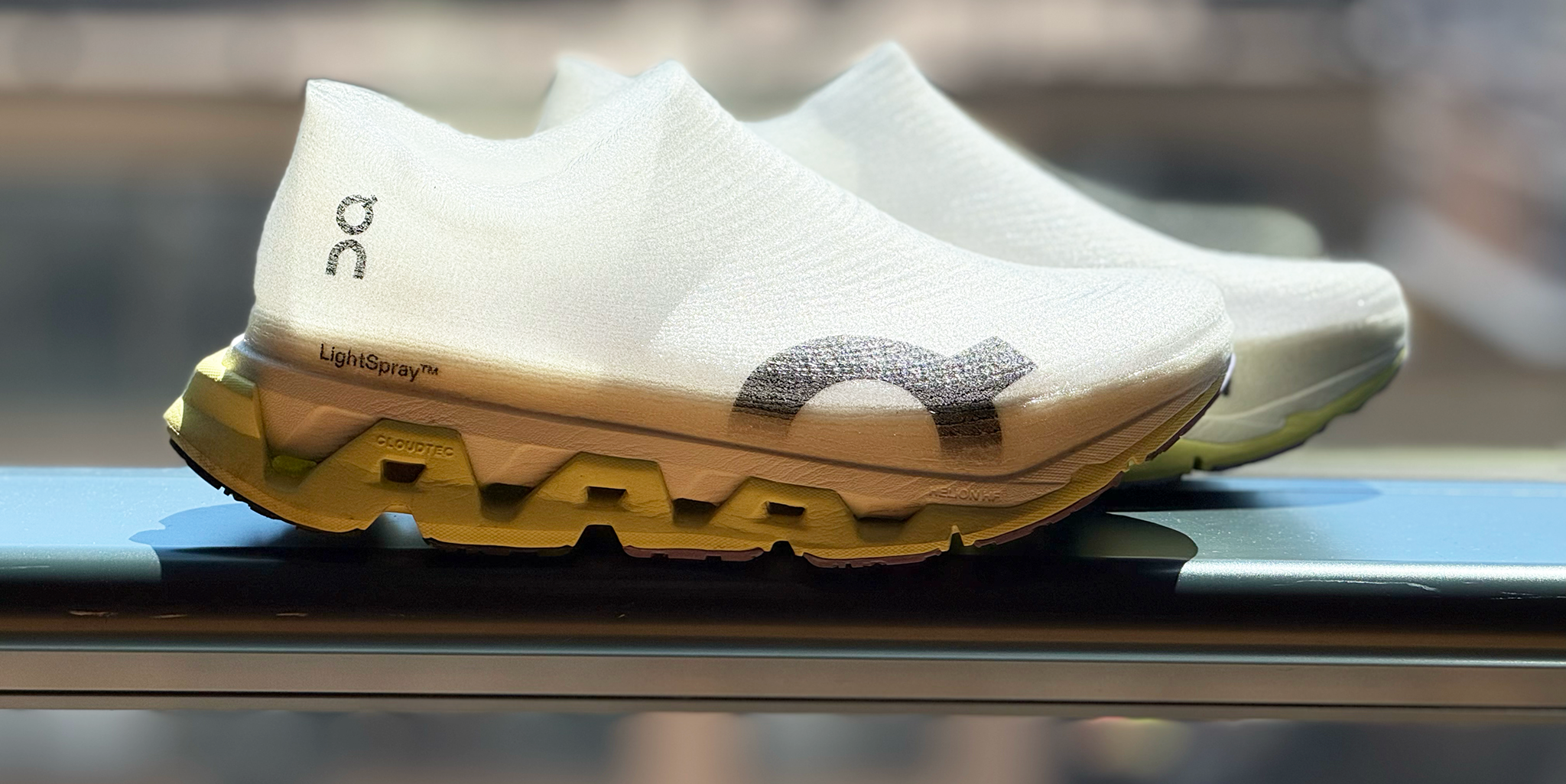 O Futuro do Calçado: As Hyper Shoes Cloudmonster 3 da On, Feitas por Robôs