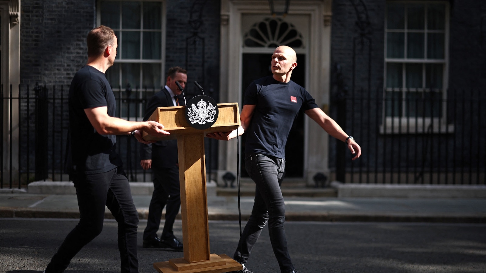 Keir Starmer Announces Resignation as UK Prime Minister