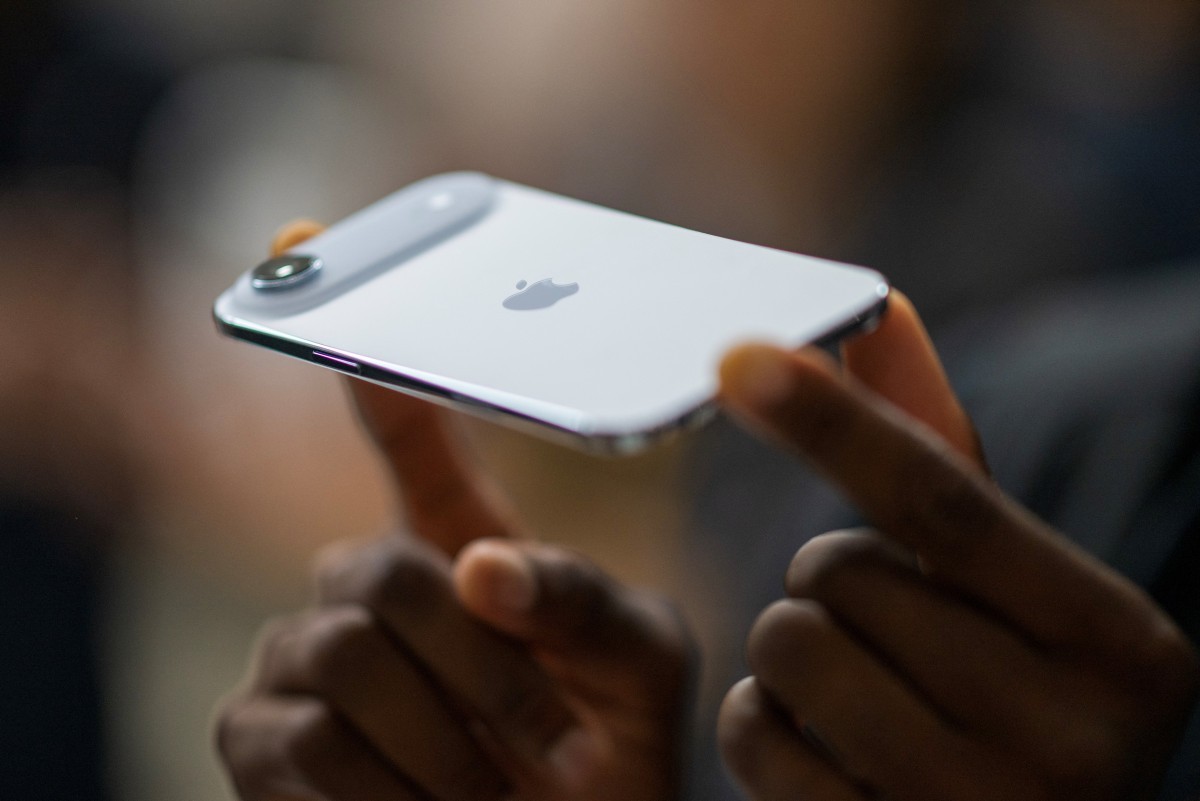 Incidente de Segurança Revela Vulnerabilidades na Cadeia de Fornecimento da Apple e Tesla