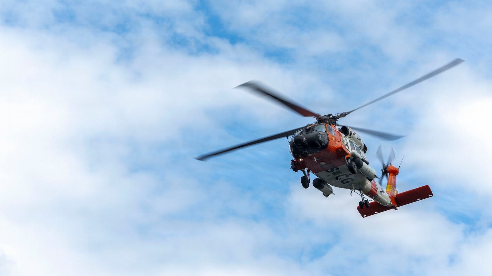 Helicóptero da Guarda Costeira dos EUA sofre acidente no Alasca