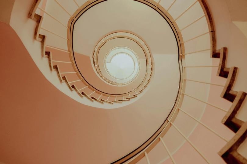 Bitcoin Enfrenta Queda e Ações de Semicondutores Impactam o Mercado de Criptoativos Novamente