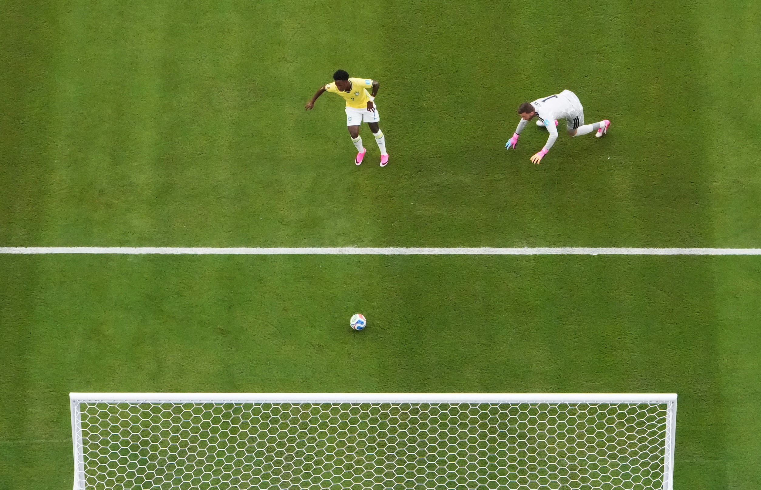 Memes e Piadas: As Falhas da Zaga da Escócia em Jogo Contra o Brasil