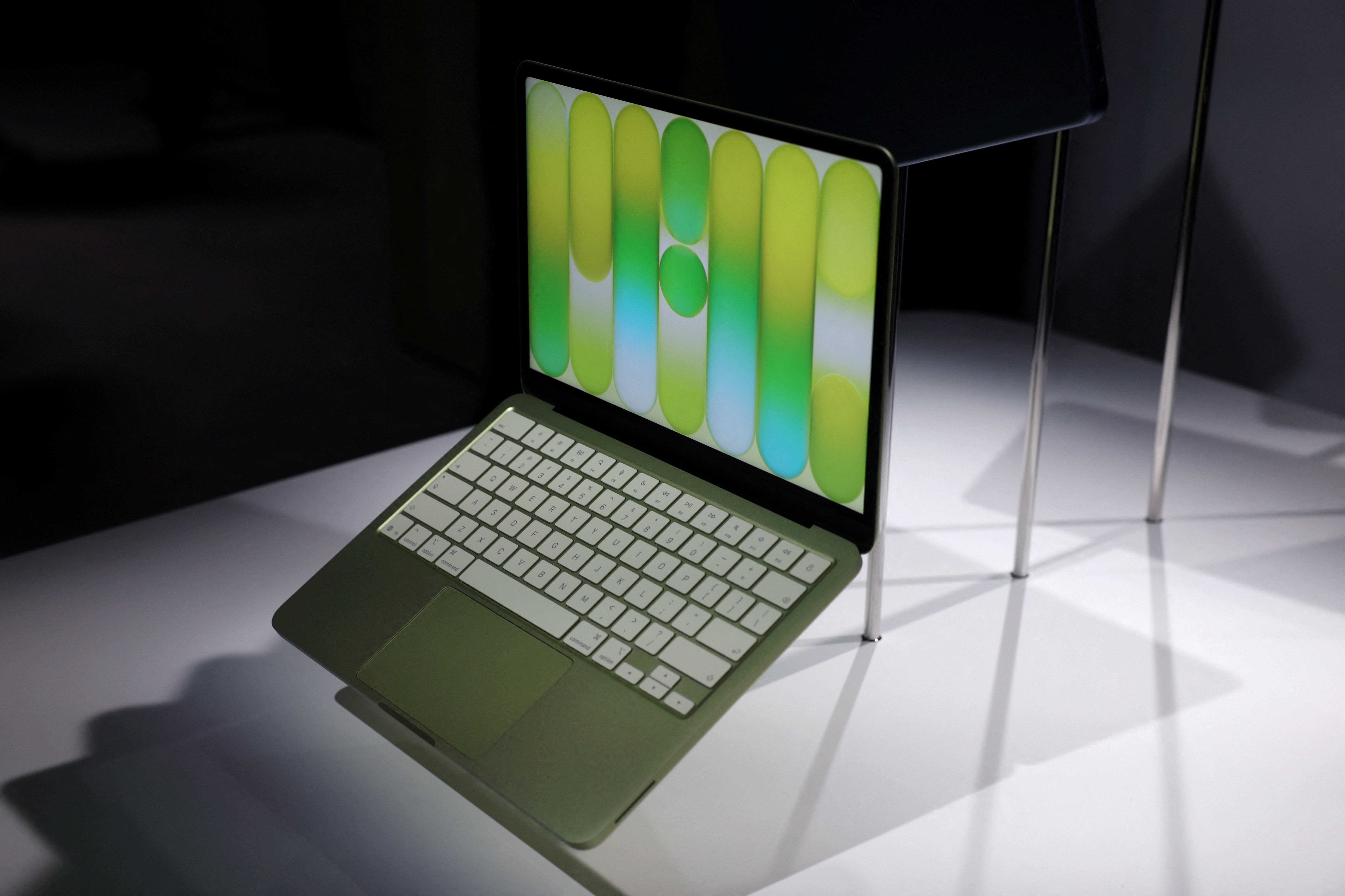 Apple Aumenta Preços de MacBooks e iPads Após Disparada nos Custos de Memória