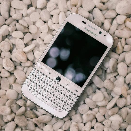 O Retorno Em Grande Estilo da BlackBerry: A Nova Camada de Software para IA e Robótica
