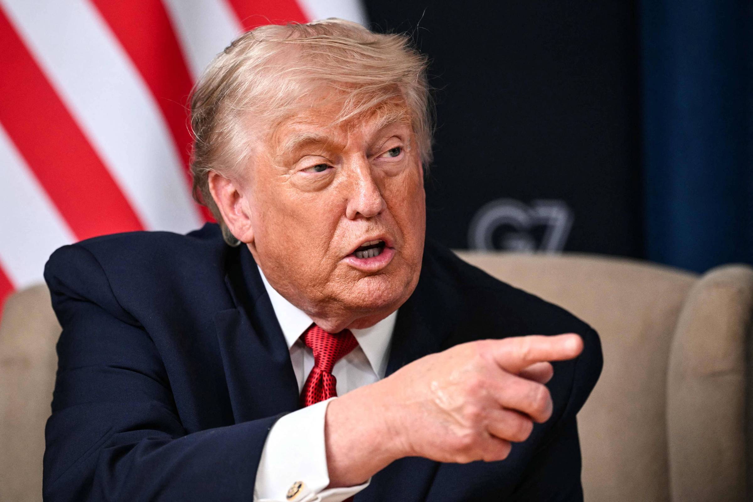A Nova Era das Tarifas Digitais: A Ameaça de Trump sobre a Europa