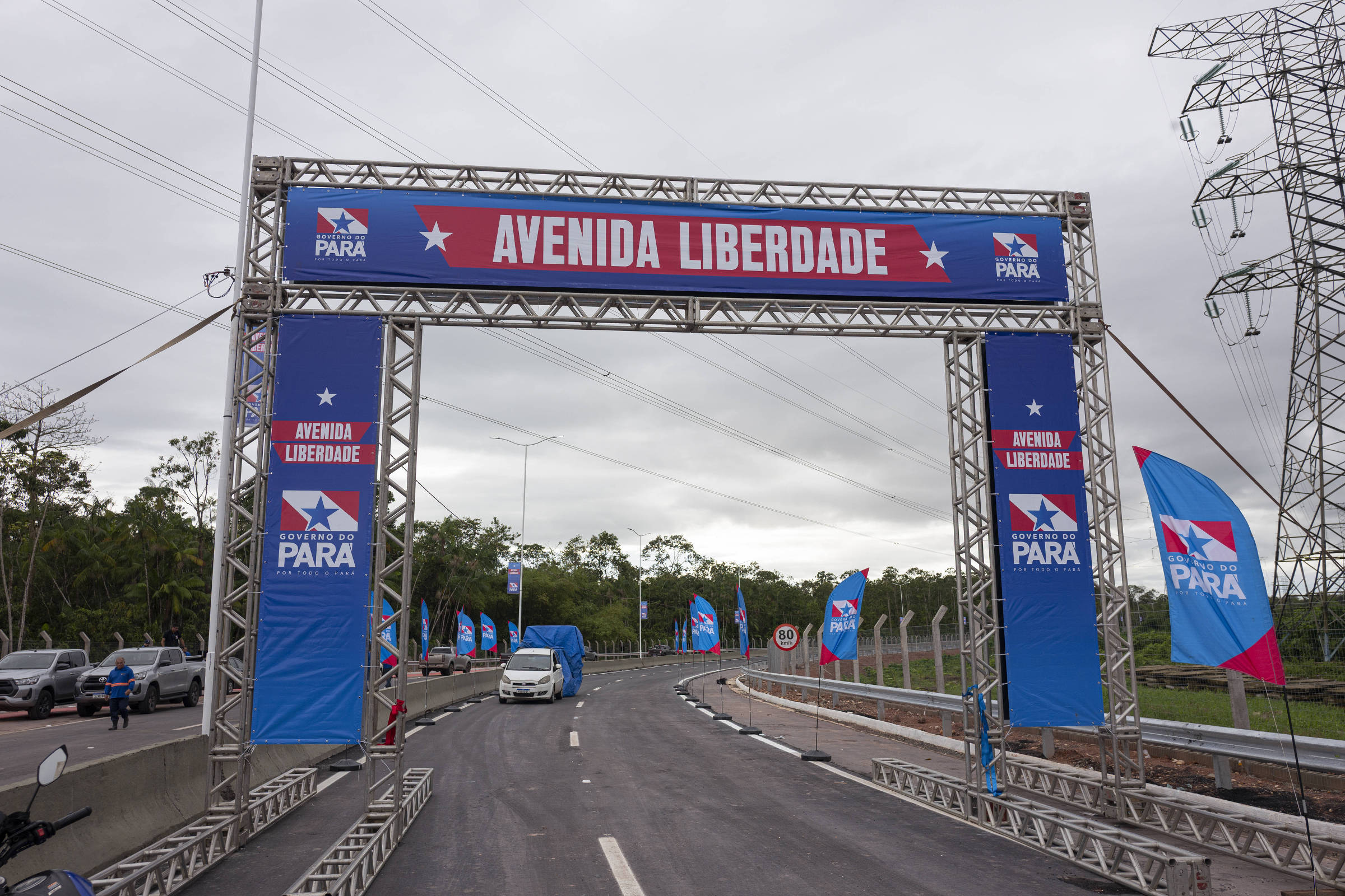 O Colapso na Avenida Liberdade: Uma Análise do Asfalto Cedido em Belém