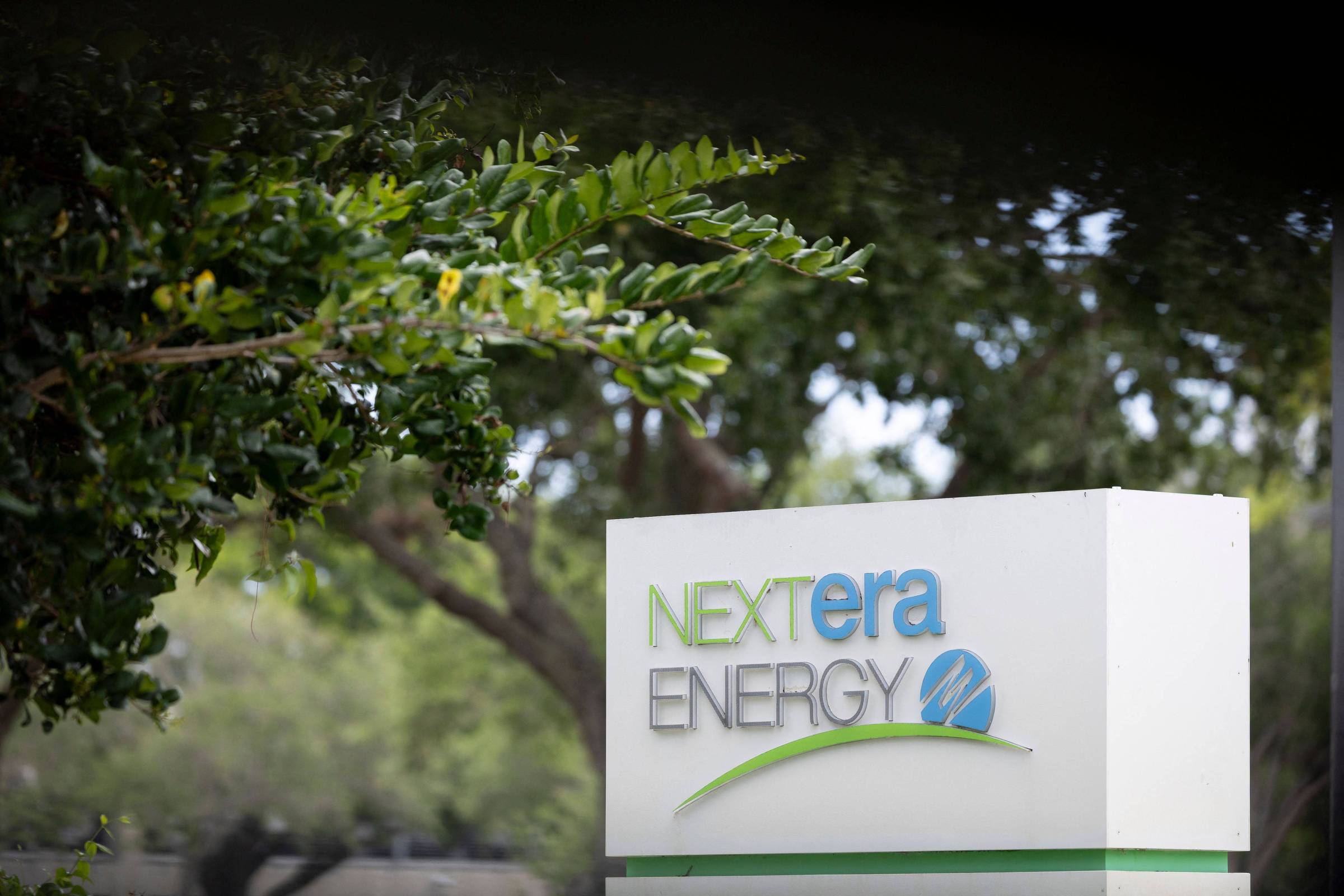 IA impulsiona recorde de US$ 200 bilhões em fusões e aquisições no setor elétrico dos EUA