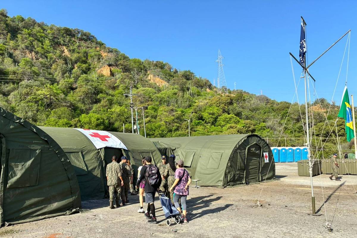 Marinha do Brasil Instala Primeiro Hospital de Campanha na Venezuela Após Terremoto