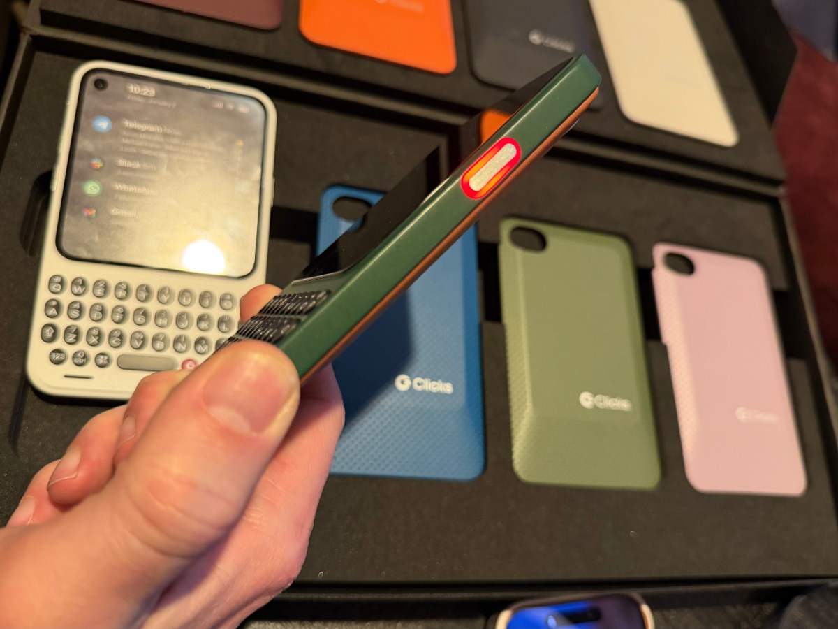 Clicks Apresenta Novo Smartphone Inspirado no BlackBerry: Um Olhar Futurista