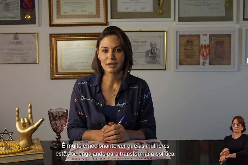 Aliados de Flávio enxergam blefe na retirada de Michelle da corrida ao Senado