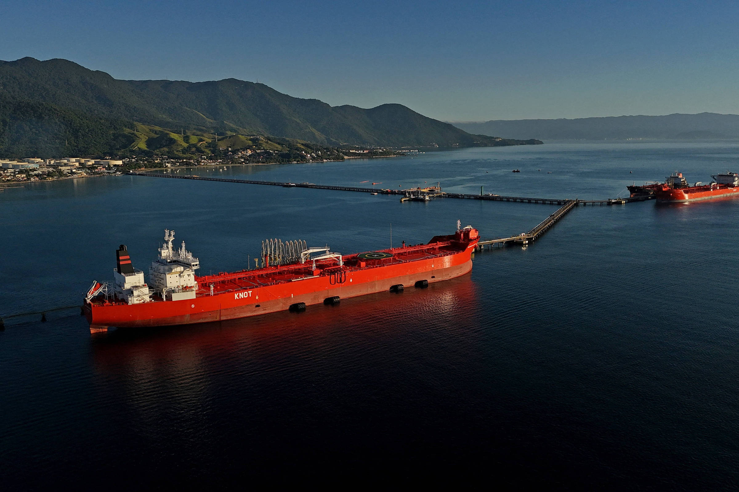 Produção de Petróleo do Brasil Cresce 16,9% em Maio: Um Panorama Futurista