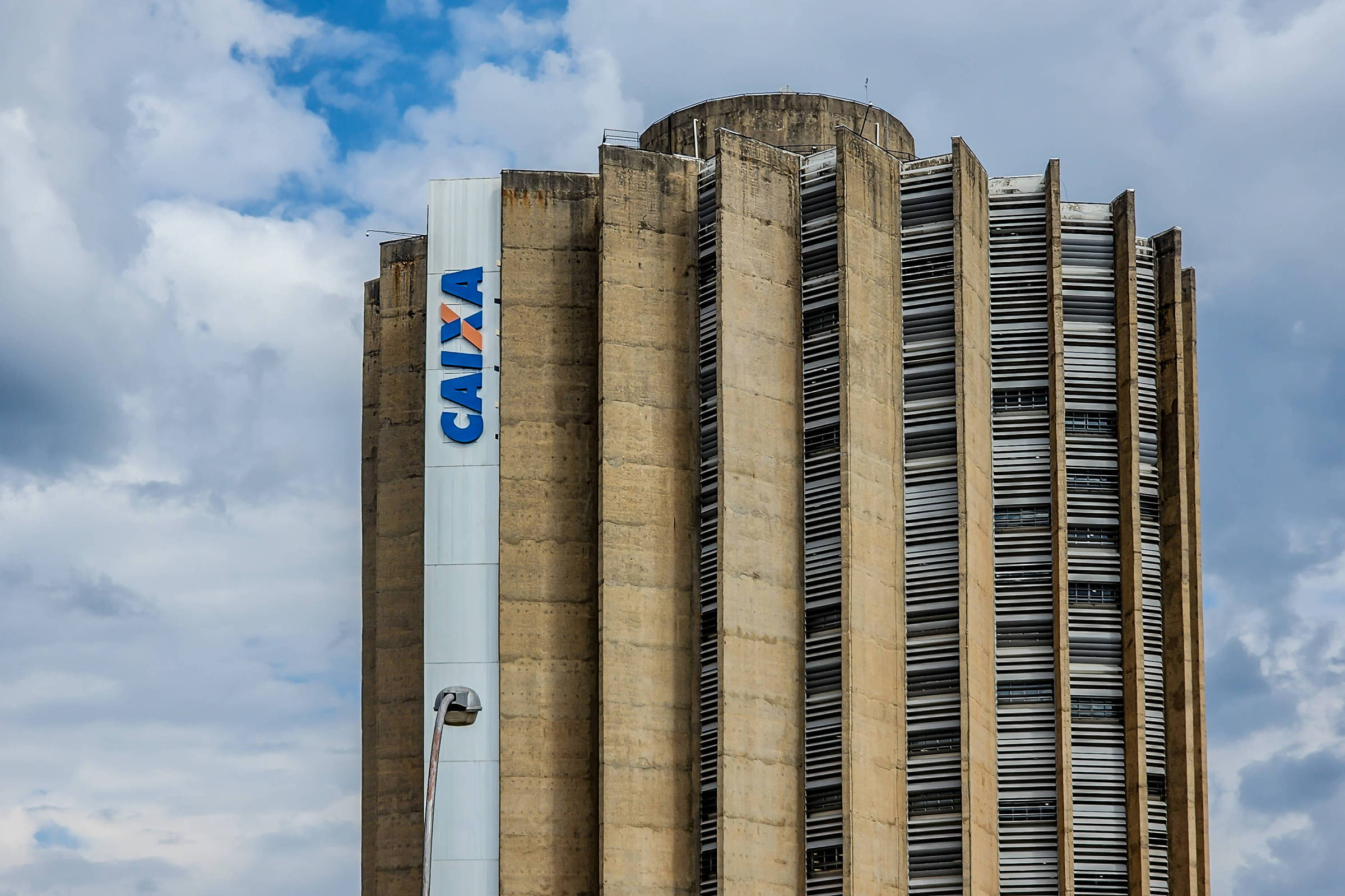 Caixa Econômica Federal Atinge R$ 1 Trilhão em Crédito Imobiliário em Meio à Expansão do Minha Casa, Minha Vida