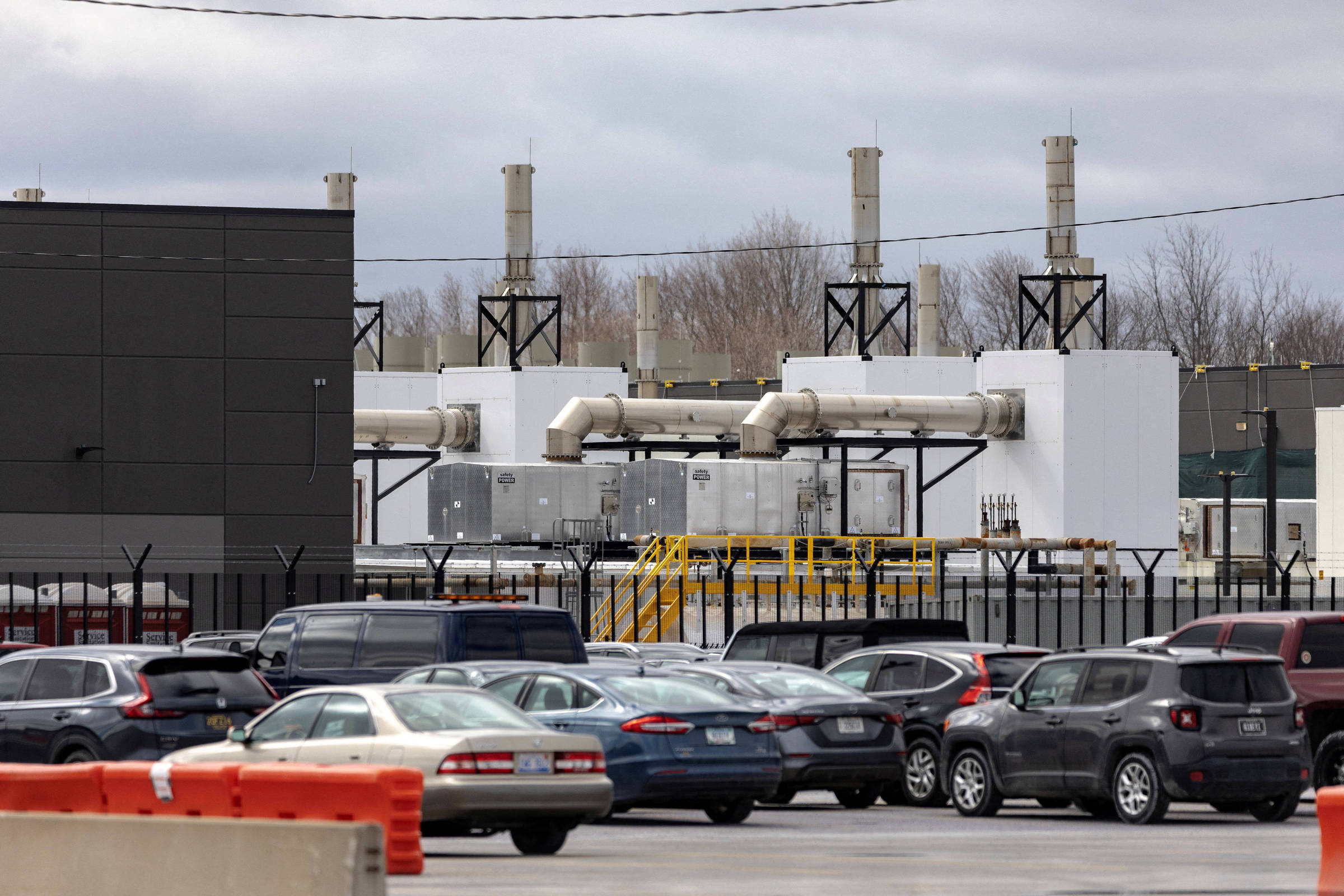 Amazon Aumenta Emissão de Carbono em 16% com Data Centers e IA