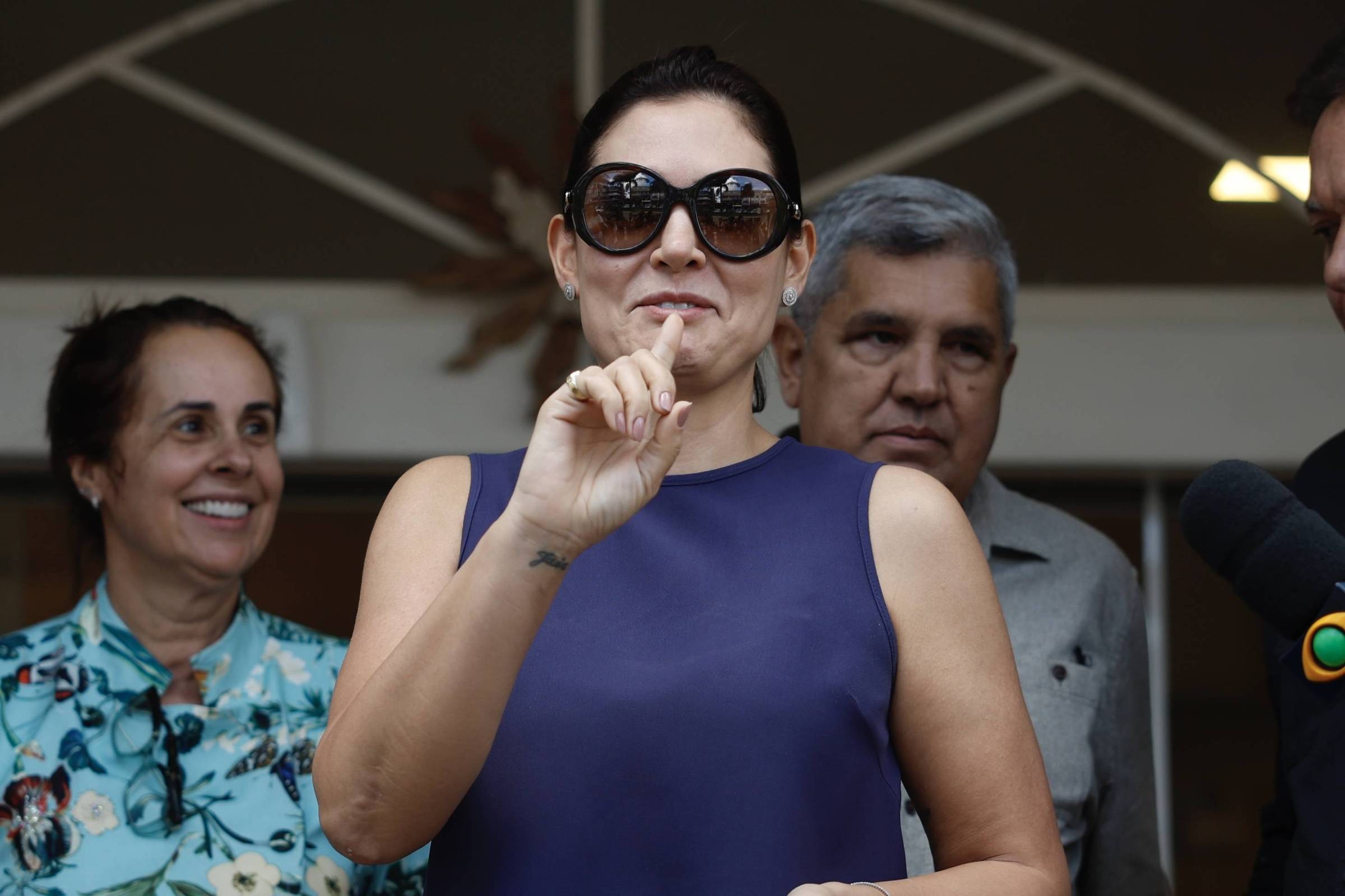 Michelle Bolsonaro Avalia Retorno ao Cenário Político: Um Jogo Estratégico e Delicado