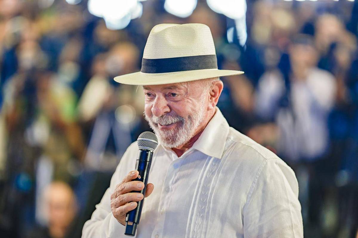 Lula Lança Megaponte na Bahia com Críticas à Especulação Imobiliária