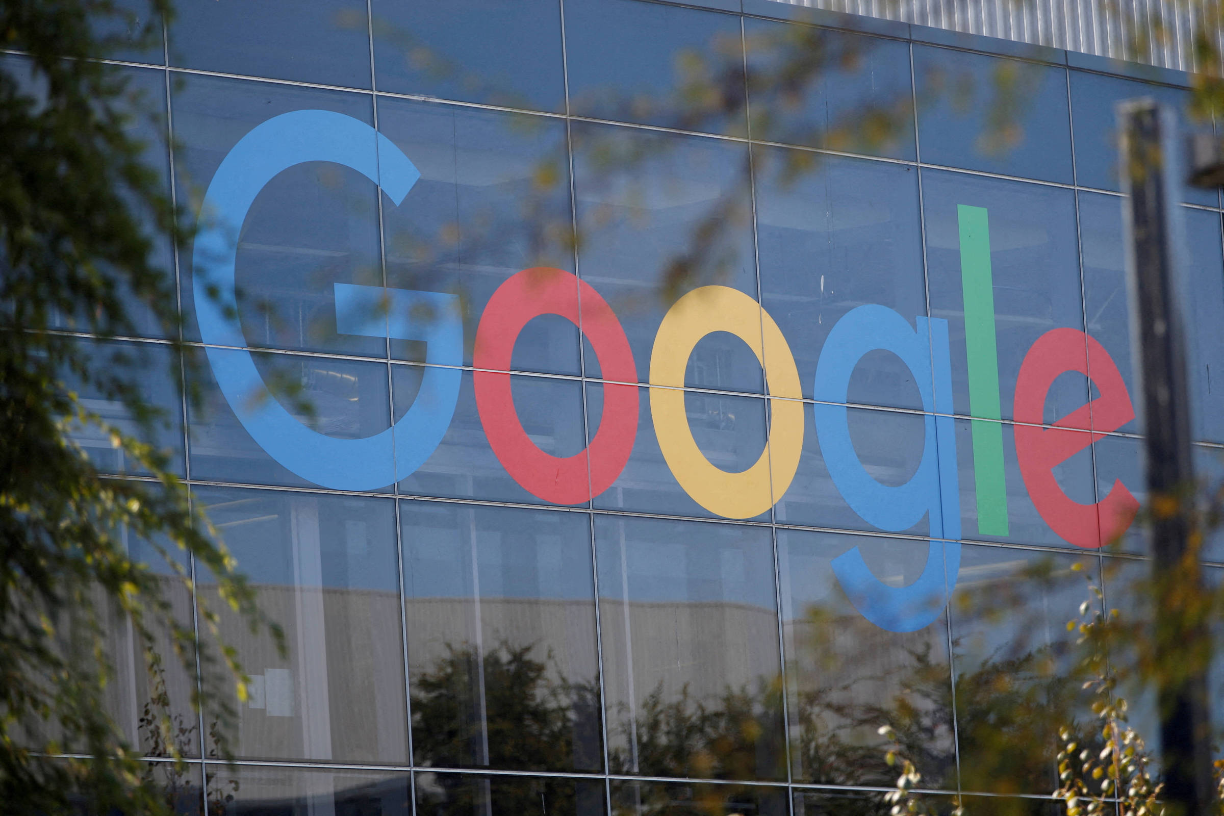 Justiça Europeia Mantém Multa de R$ 24,3 Bilhões ao Google