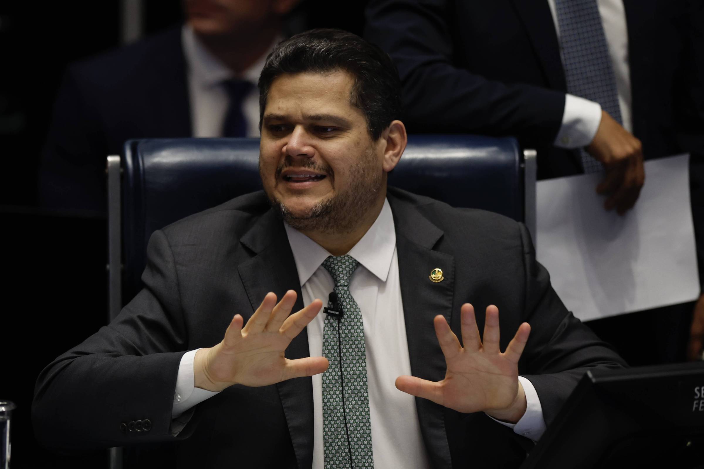 Davi Alcolumbre e o Fim da Escala 6x1: Um Jogo Político Complexo