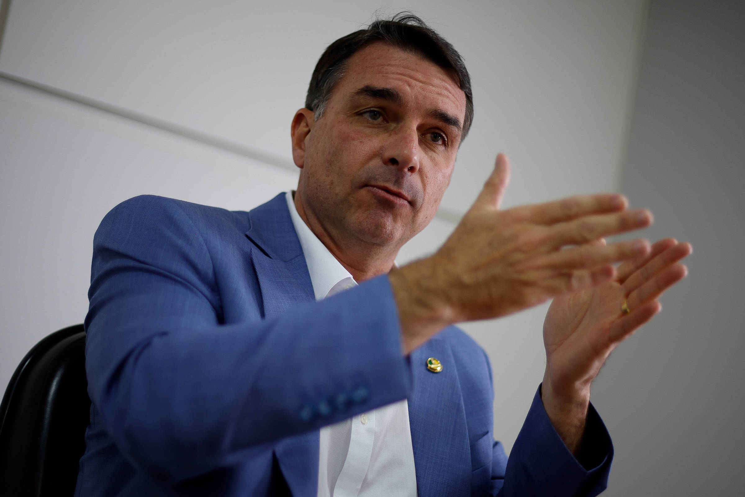 Flávio Bolsonaro e o Escândalo do Banco Master: Uma Análise do Maior Escândalo Bancário da História