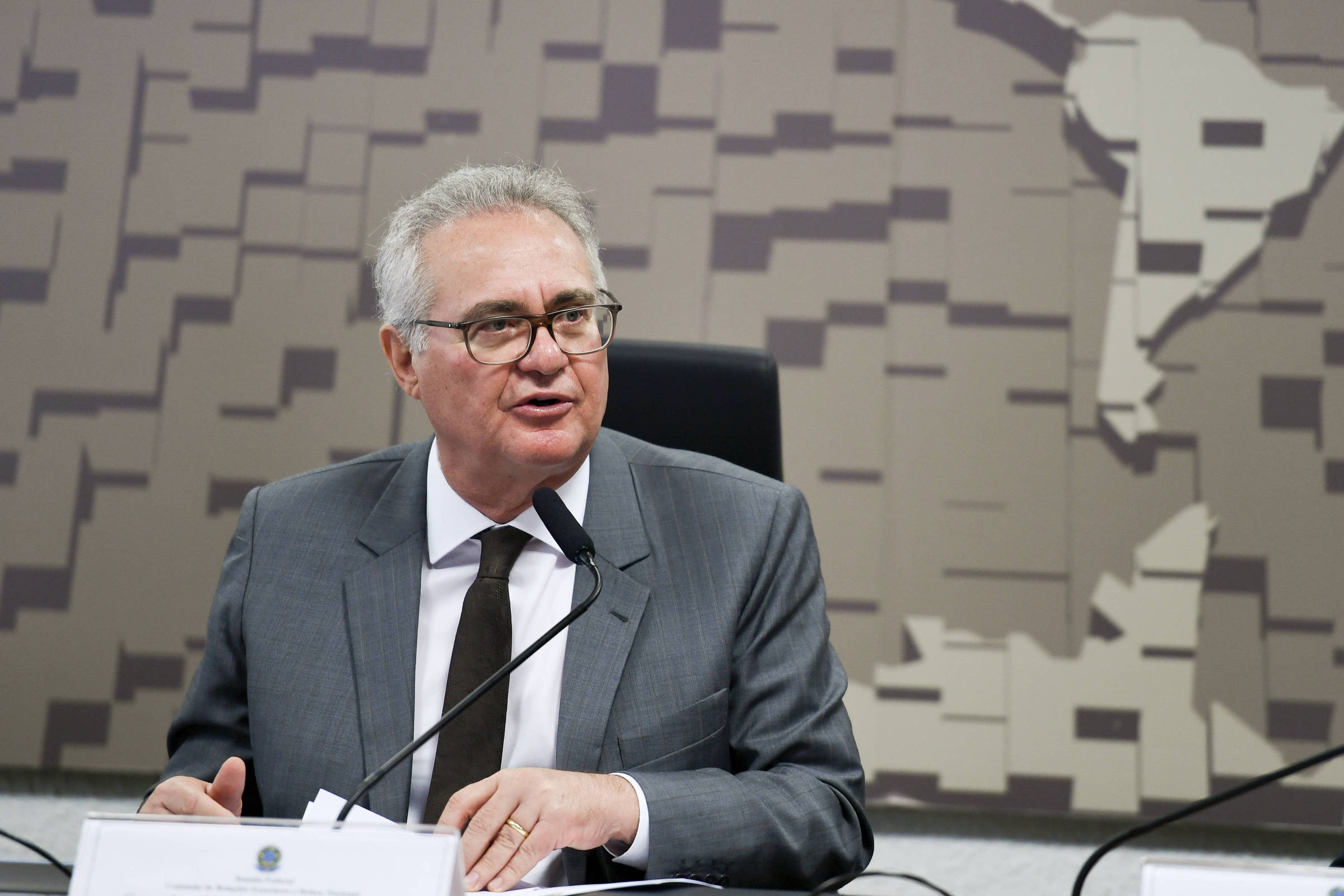 Renan Calheiros aciona TRE-AL para barrar divulgação de pesquisa ao Senado
