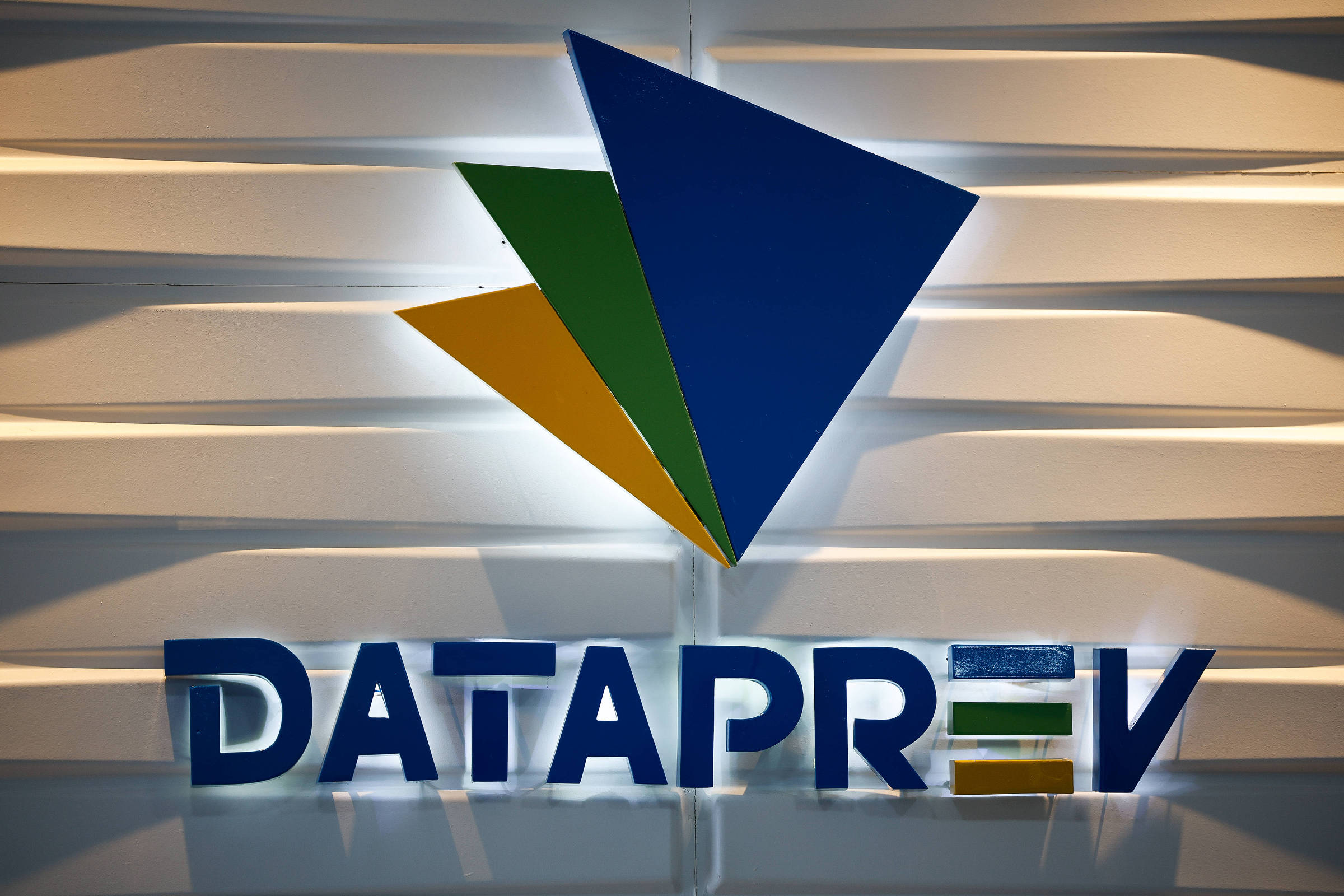 Dataprev Anuncia Concurso com 212 Vagas e Salários de Até R$ 10,6 Mil