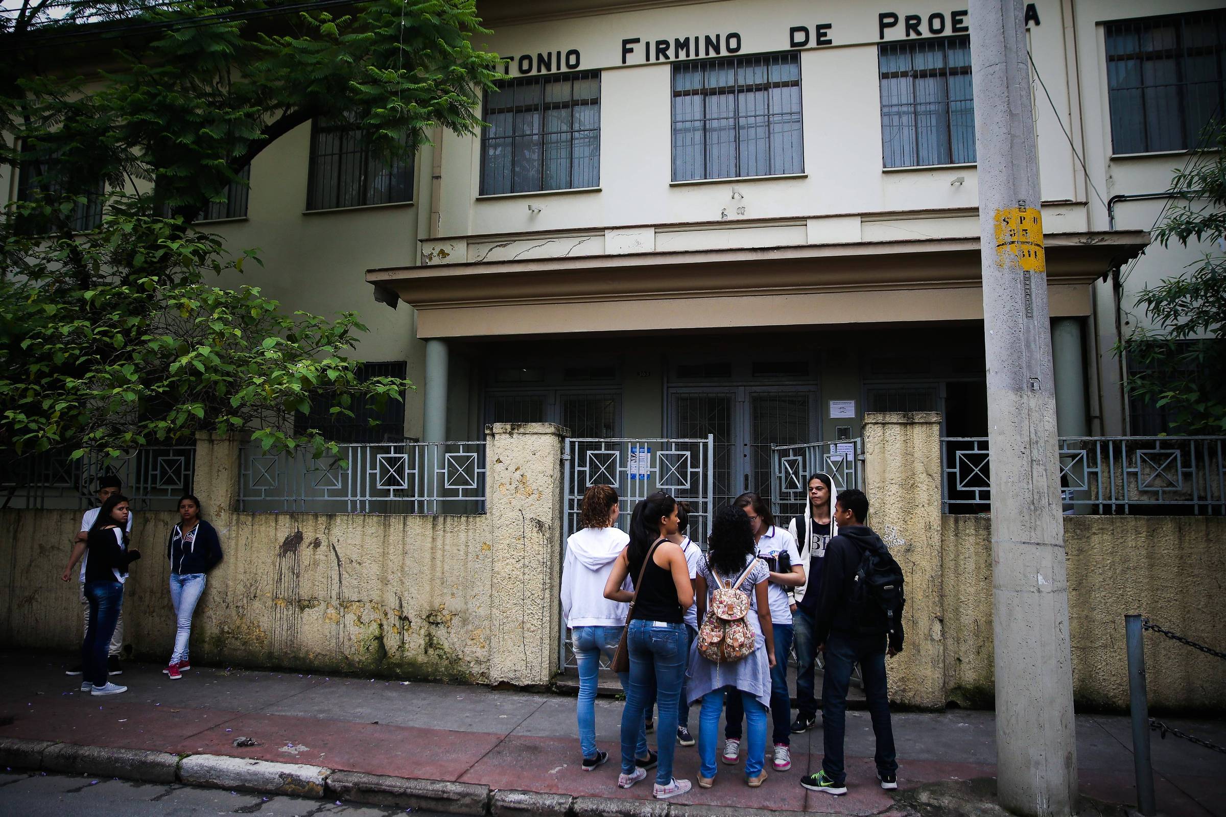 A escola que a Constituição prometeu e o Brasil ainda não construiu