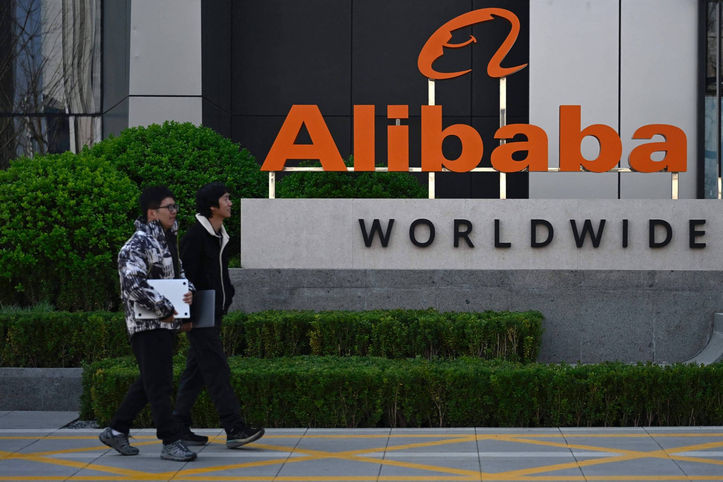 Alibaba Impõe Proibição em Ferramenta de Codificação da Anthropic: Uma Visão do Futuro da IA