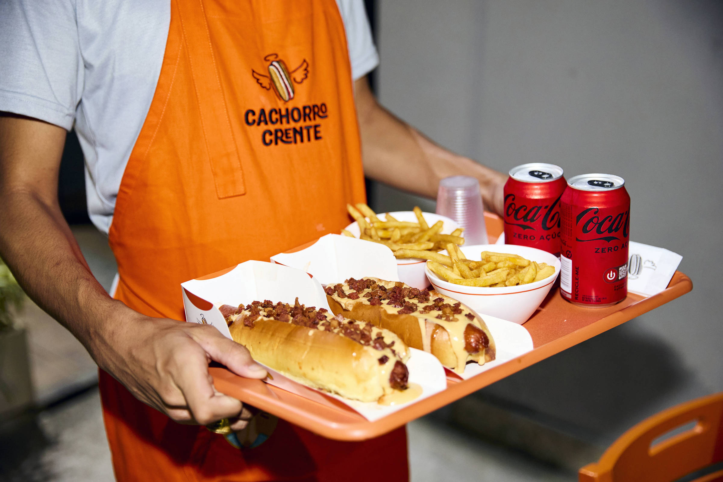 De Cachorro Crente a Sex Shop Gospel: Marcas Evangélicas Disputam Mercado Bilionário
