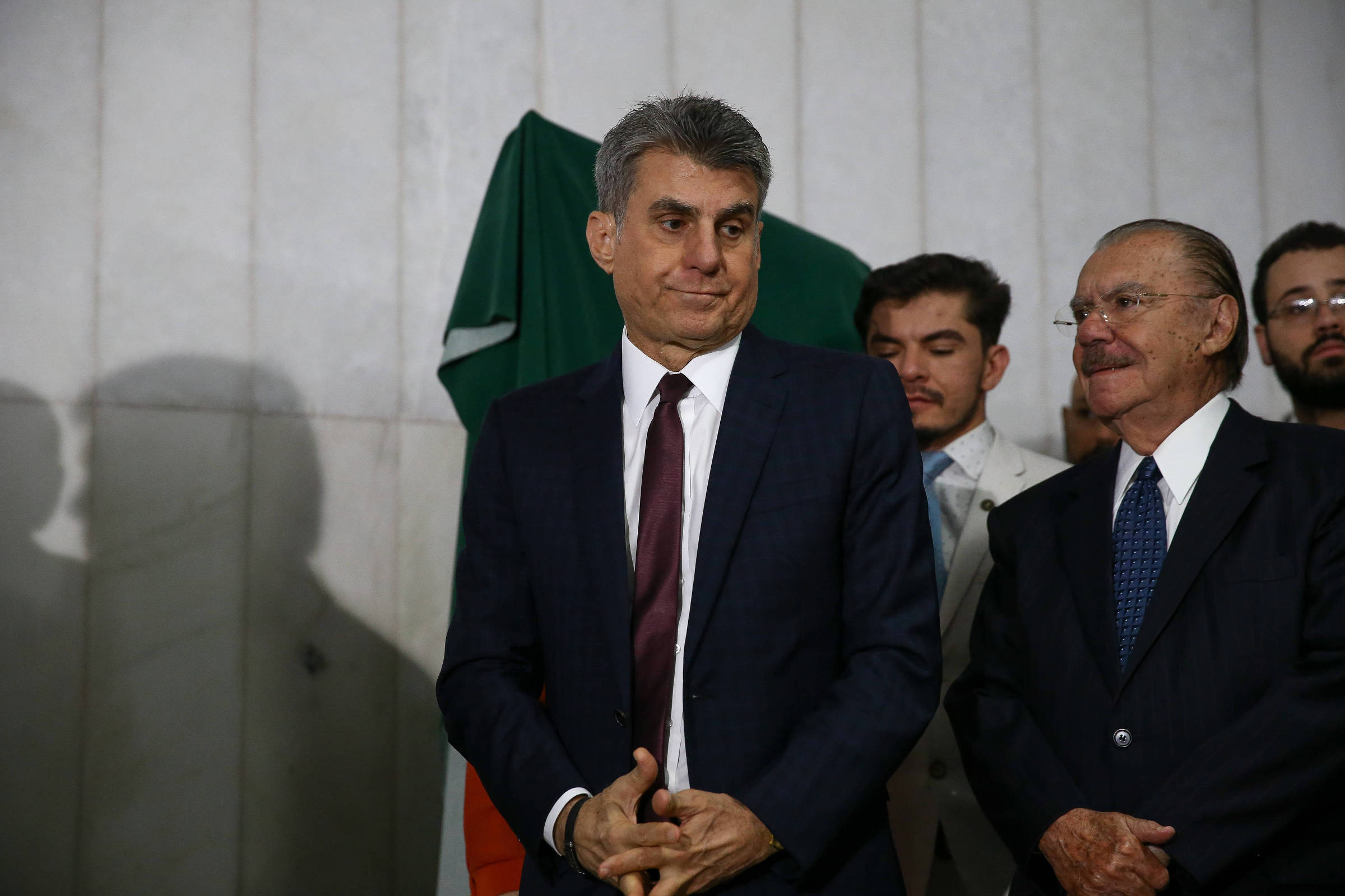 Romero Jucá Retorna à Política com Críticas às Pautas-Bomba