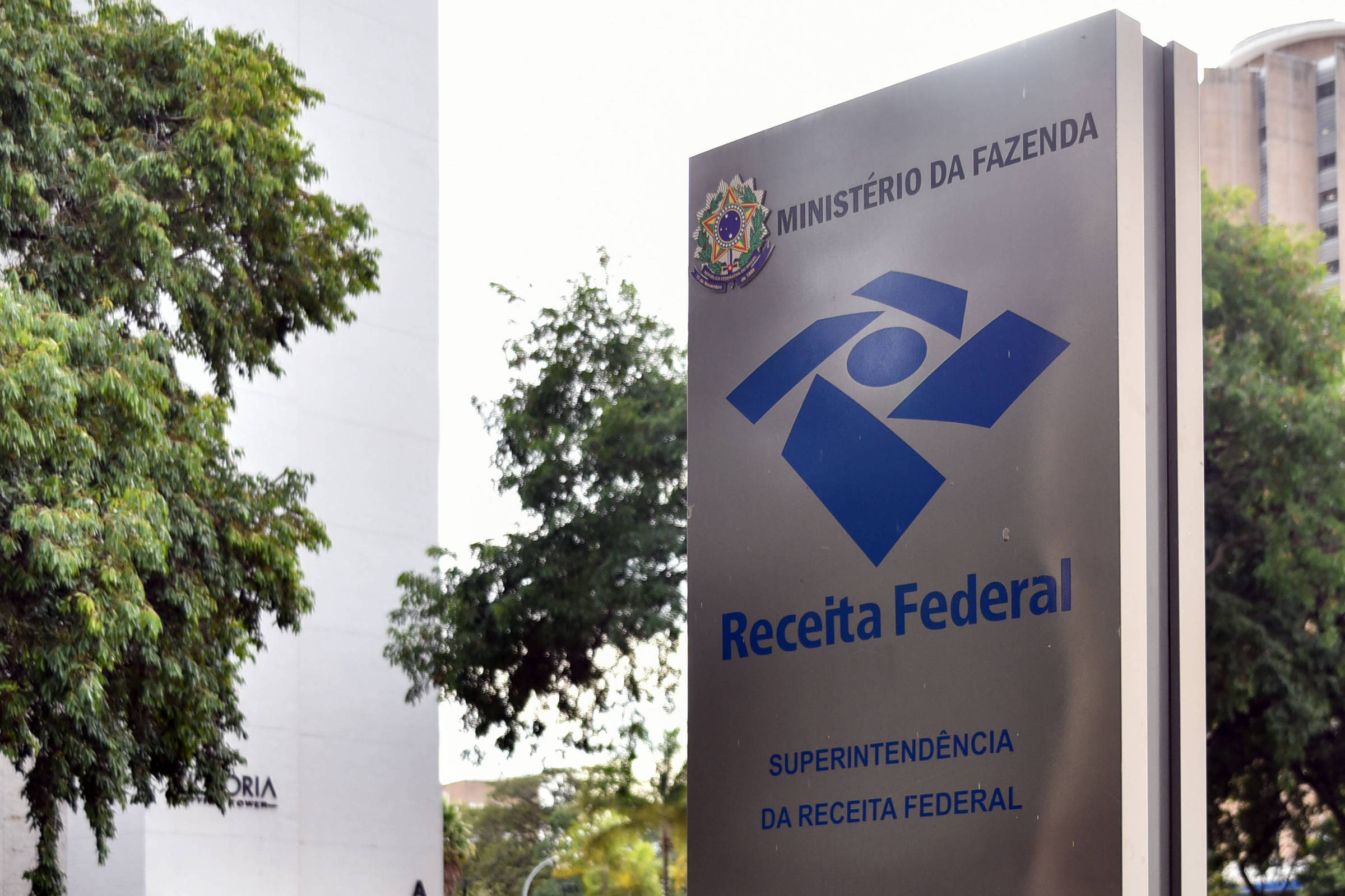 Estudo Revela Falhas Cruciais nas Estimativas de Riscos Fiscais do Governo